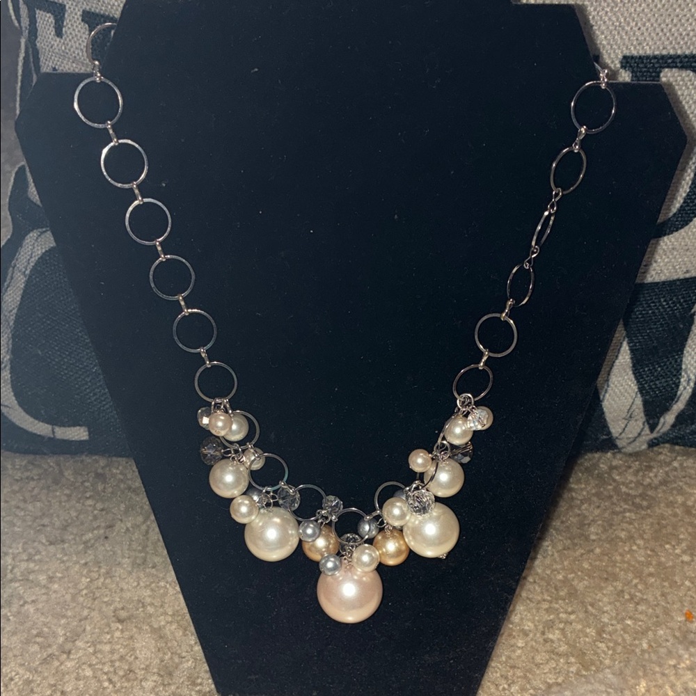 Elegant Pearl and Silver Necklace